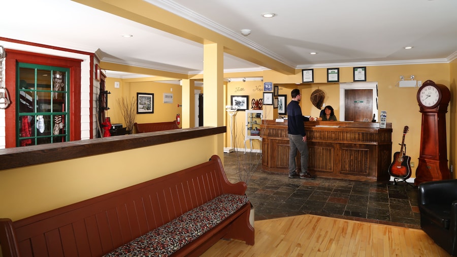 Grenfell Heritage Hotel & Suites