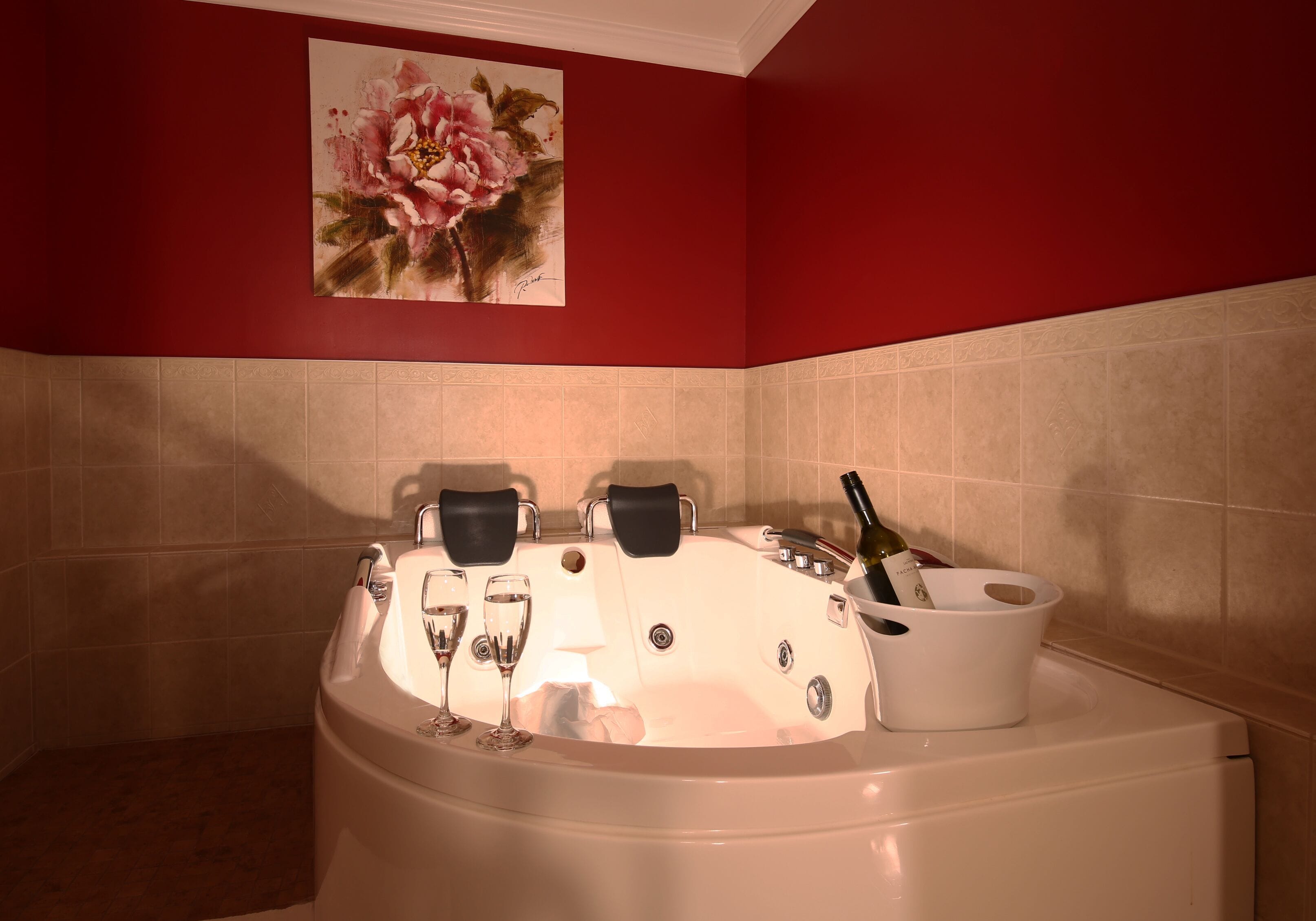 honeymoon suite | 1 bedroom, hypo-allergenic bedding, desk, laptop workspace