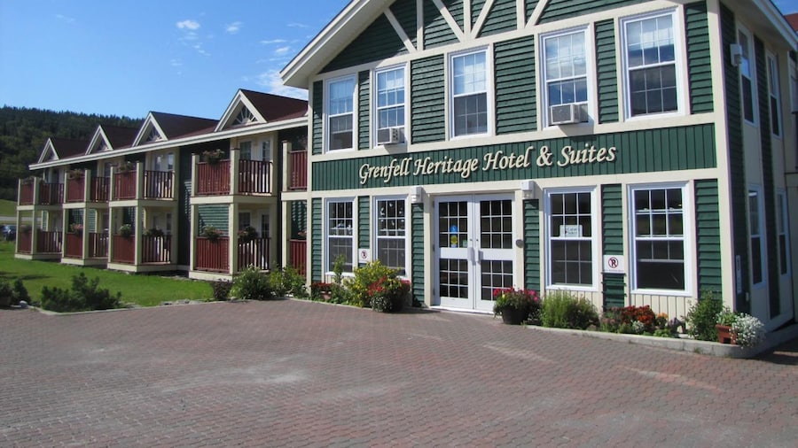 Grenfell Heritage Hotel & Suites