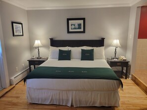 Honeymoon Suite | Hypo-allergenic bedding, desk, laptop workspace, blackout drapes