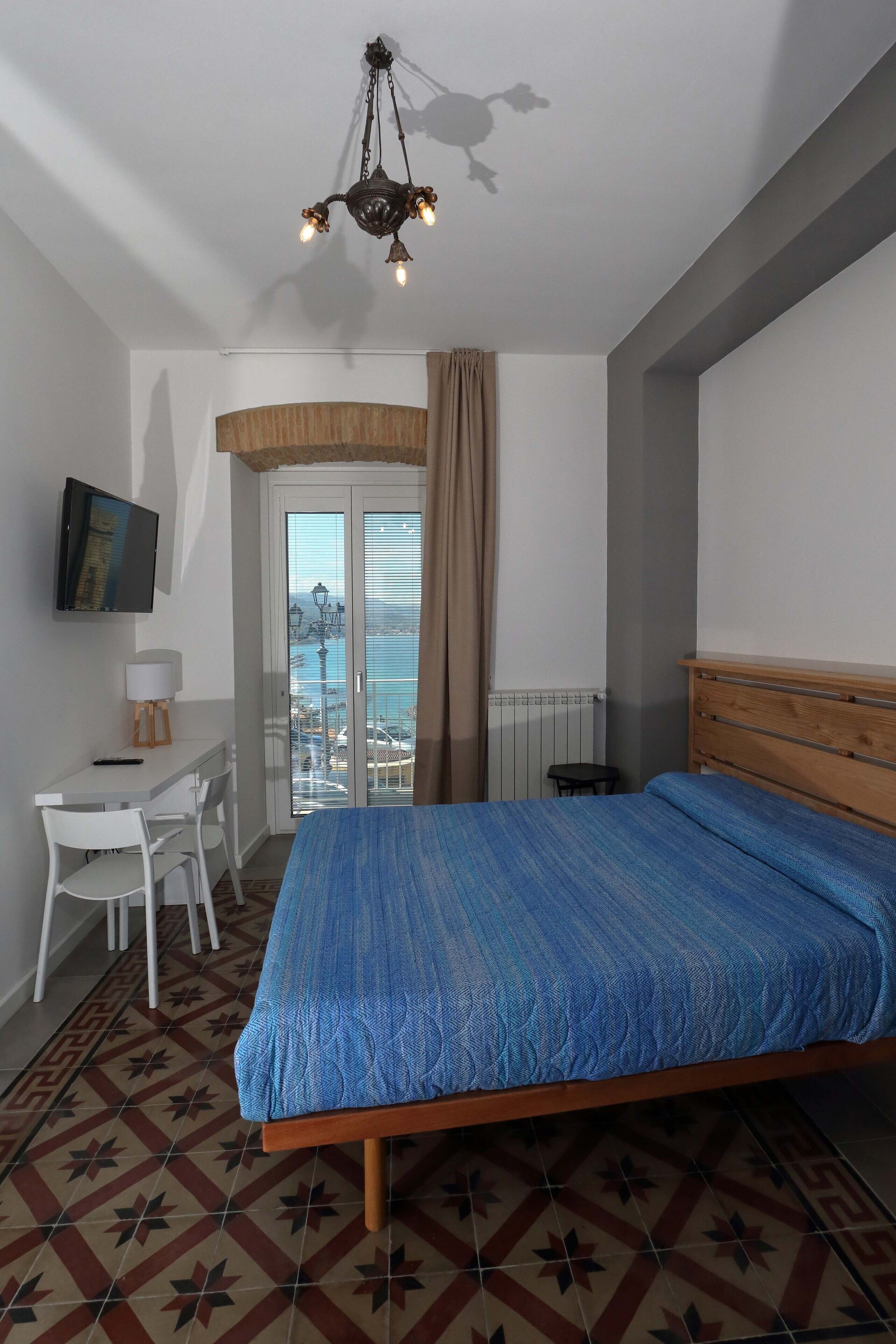 1 camera, Wi-Fi gratuito, lenzuola