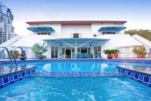 Pool - 8 Bedroom Villa - Private Pool & Gym (Pattaya)