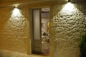 Entrada al alojamiento