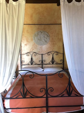 Bed sheets, wheelchair access - Locanda dell' Angelo (Assisi)