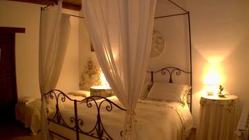 Camera doppia, 1 letto queen | Lenzuola, accesso in sedia a rotelle