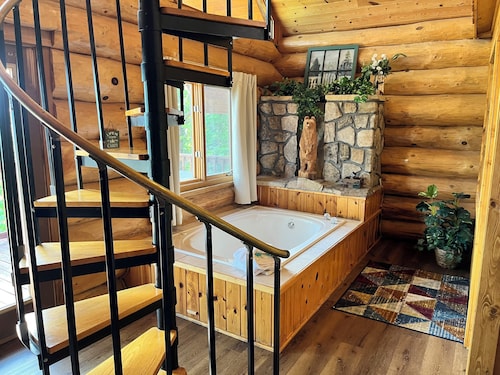 Snow Hill - Secluded w/ Mountain Views