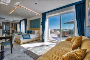 Suite, Jetted Tub | 1 bedroom, minibar, desk, iron/ironing board