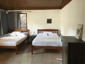 3 bedrooms, iron/ironing board, Internet, bed sheets