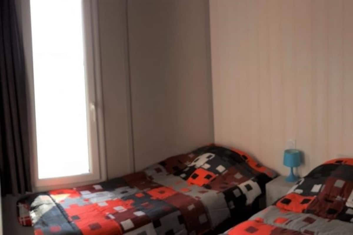 Chalet (Charlay) | Katil bayi/kot (surcaj)