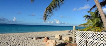 Bella Constantina Villa in Anguilla. Modern design with breath-taking view
