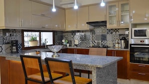 Fridge, microwave, oven, stovetop - Sabat (Mahdia)