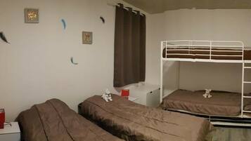 Cots/infant beds