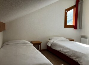2 bedrooms, WiFi (surcharge) - Appart à 50m des remontées | Accès piscine + Sauna (Val-Cenis)