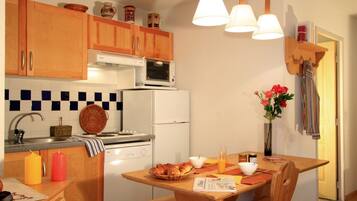 Micro-ondes, plaque de cuisson, lave-vaisselle