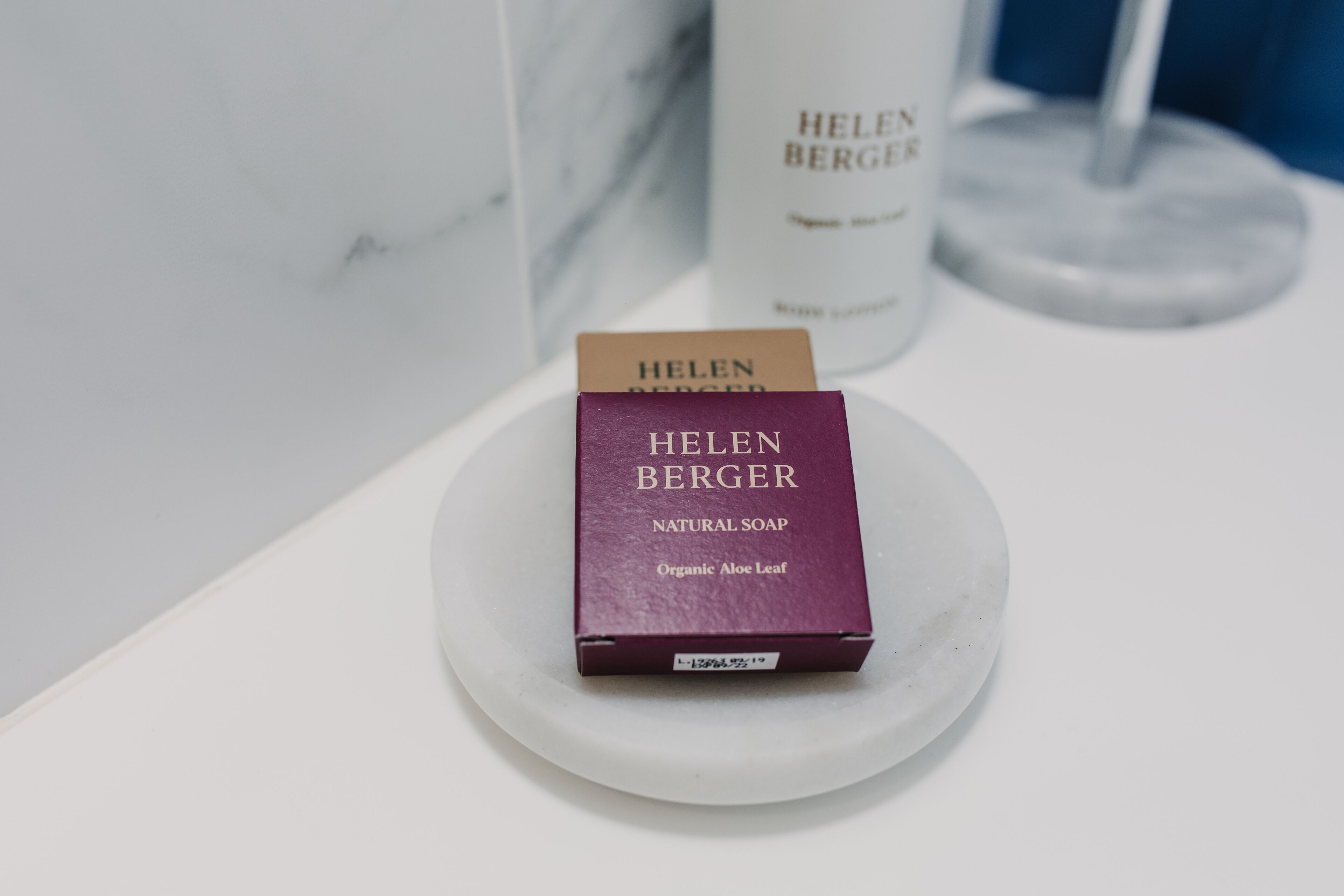 shower, rainfall showerhead, free toiletries, hair dryer