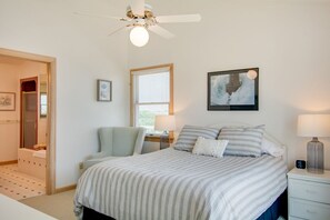5 bedrooms, iron/ironing board, WiFi, bed sheets