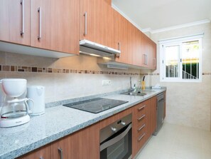 Fridge, microwave, oven, dishwasher - Maritimo by Interhome (Moraira)