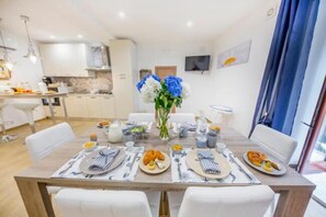 Free daily local cuisine breakfast  - B&B Dimora del Pescatore Cefalù (Cefalù)