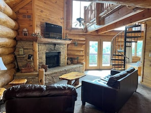 TV, fireplace