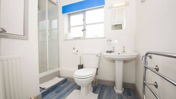 Apart Daire | Banyo | Duş/küvet kombinasyonu, ücretsiz banyo/kozmetik ürünleri