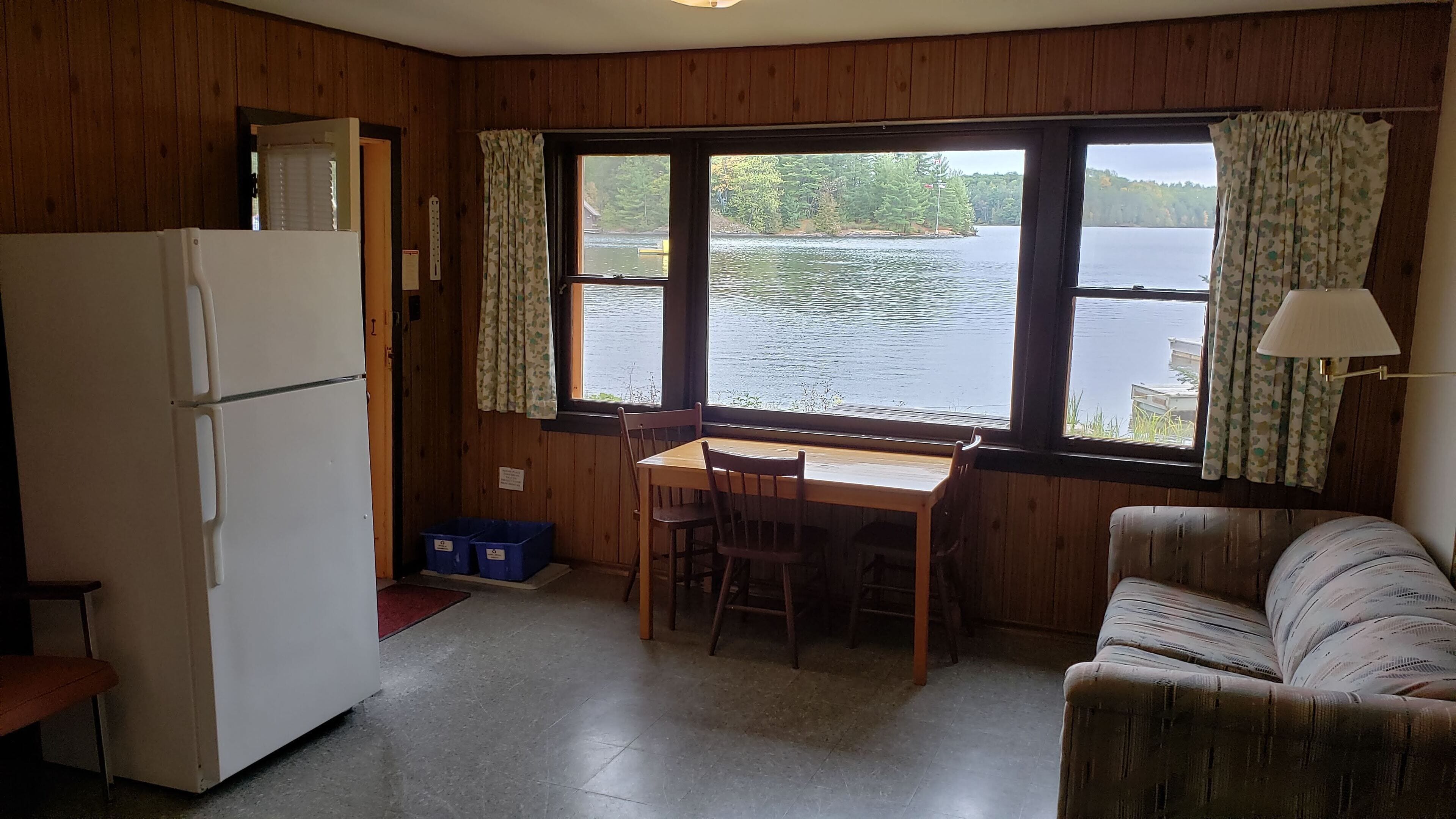 プレミアム キャビン 2 ベッドルーム レイクビュー | レイク ビュー