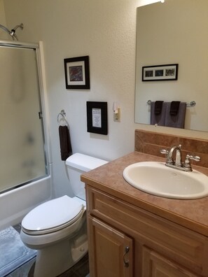Bathroom - Eagle Island Properties (Ketchikan)