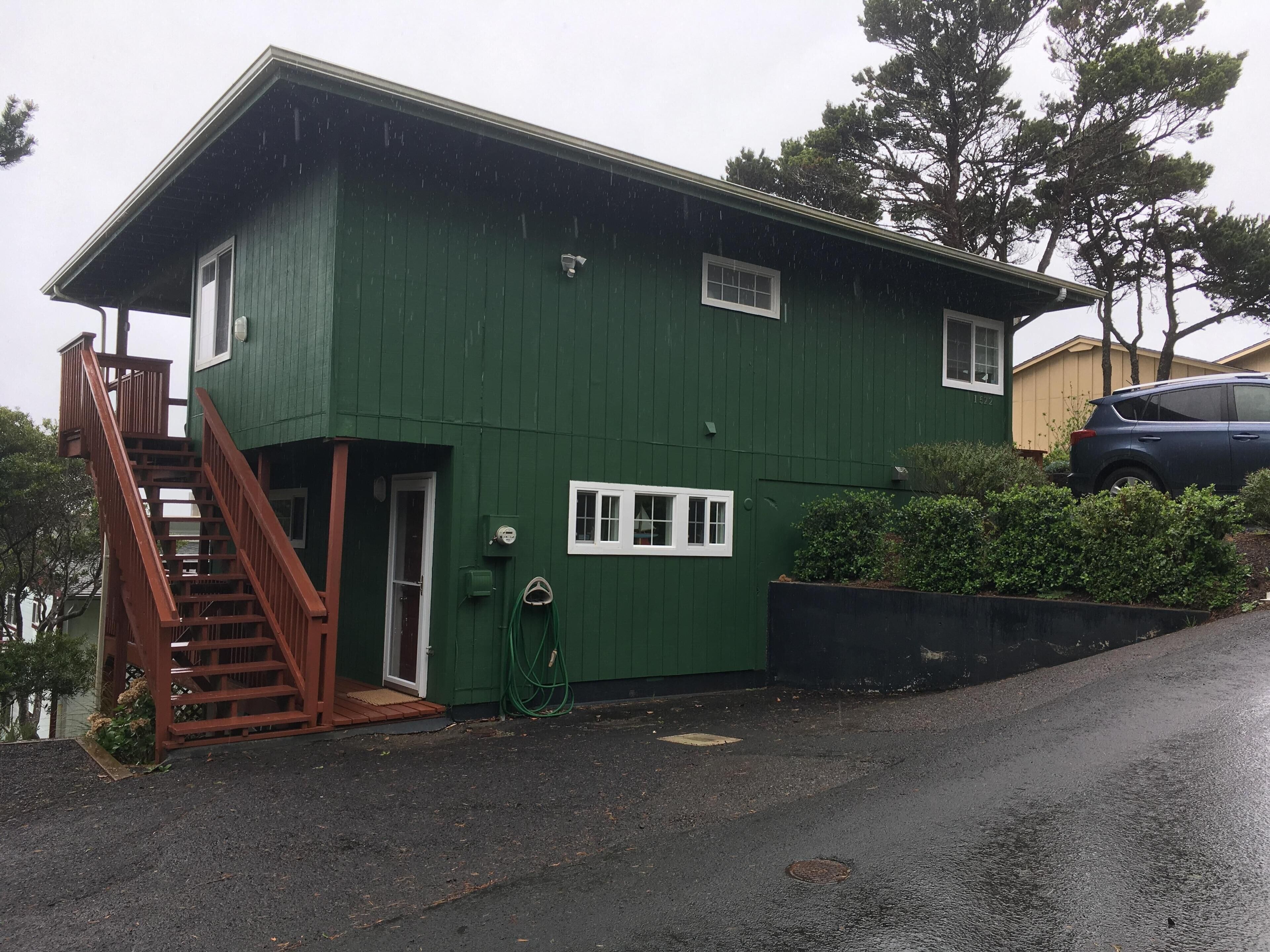 "The Green House" ......Home Sweet Ocean Home!