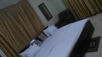 Premium Double Room | Minibar, desk, blackout drapes, bed sheets