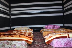 Standard Tent, 2 Twin Beds | Free WiFi, bed sheets