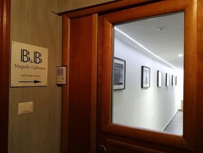 Property entrance - B&B Napoli Culture (Naples)