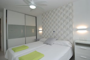 3 bedrooms, in-room safe, iron/ironing board, WiFi