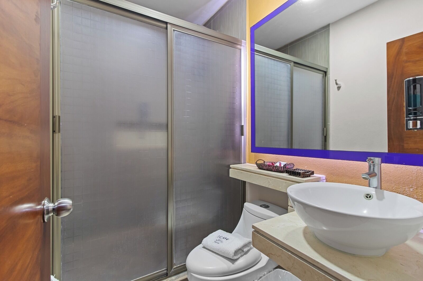 shower, free toiletries, towels