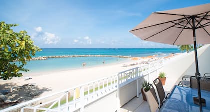 Ocean Front Paradise Seven Mile Beach Sunsets!