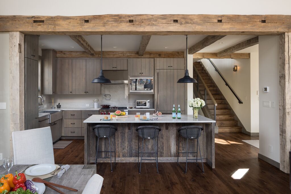 Elevated Western Living with Luxurious Views