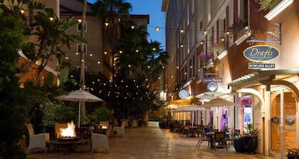 COZY RESORT STUDIO MINUTES FROM ALL ATTRACTIONS