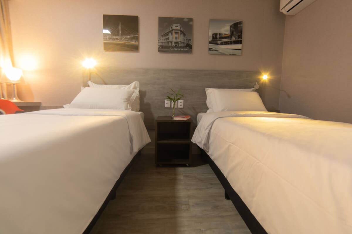 Minibar, free WiFi, bed sheets