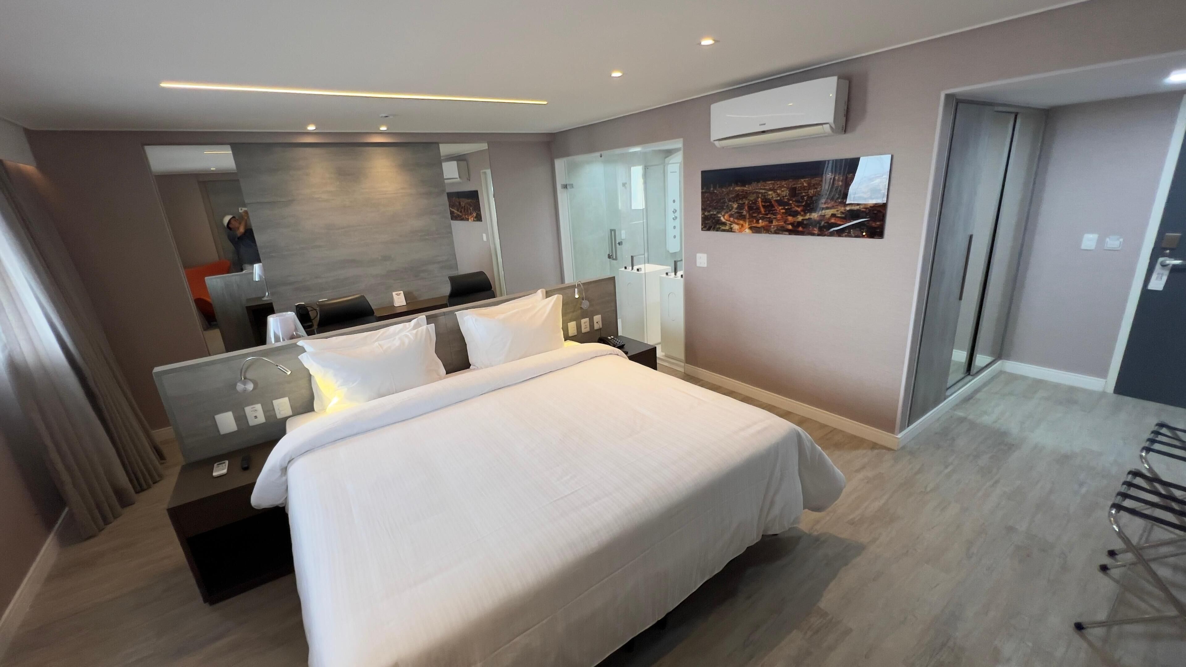 Frigobar, Wi-Fi de cortesia, roupa de cama