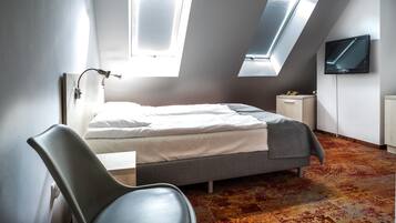 Single Room, 1 Twin Bed | Desk, soundproofing, free WiFi, bed sheets