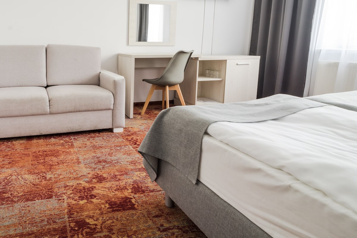 Comfort tweepersoonskamer | Een bureau, geluiddichte muren, gratis wifi, beddengoed
