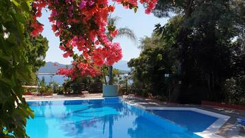 Außenpool (je nach Saison geöffnet)