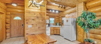 Royal Views - Private Mountain Top Cabin