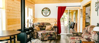 Beautiful Mountain Paradise 2 bedroom Cabin with Breathtaking Views - Sleeps 4