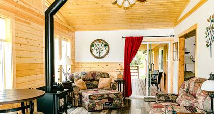 Beautiful Mountain Paradise 2 bedroom Cabin with Breathtaking Views - Sleeps 4