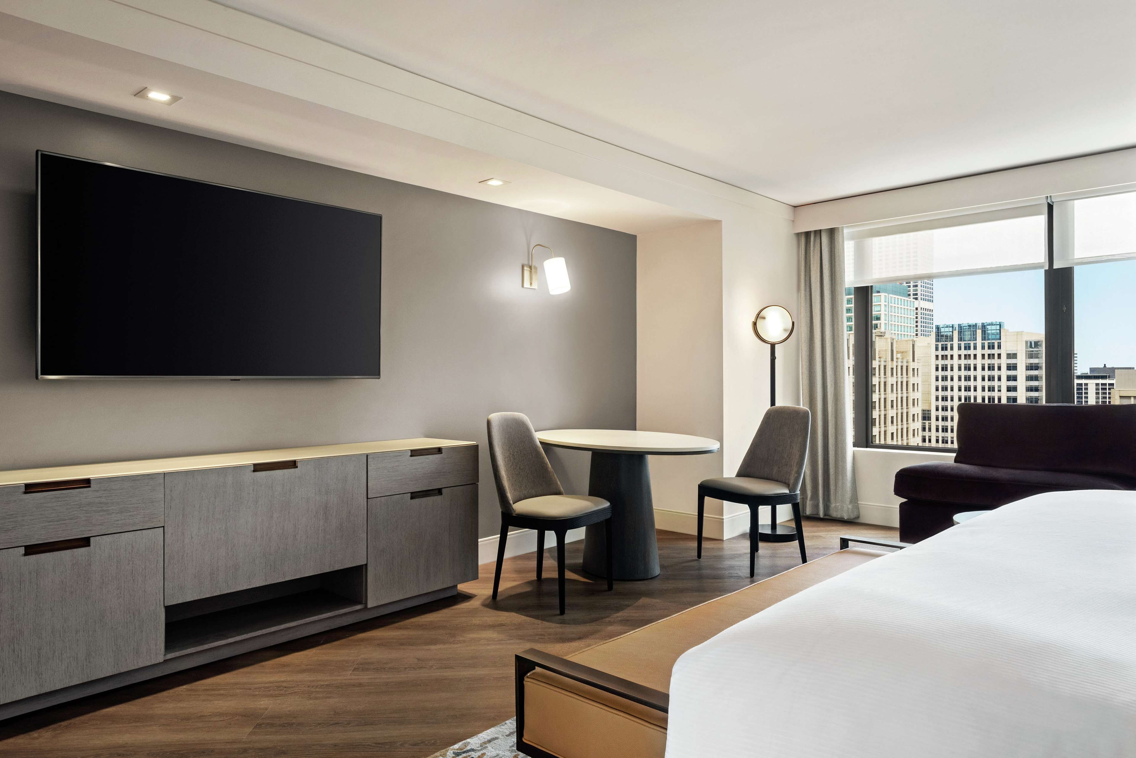 premium bedding, pillow-top beds, minibar, in-room safe