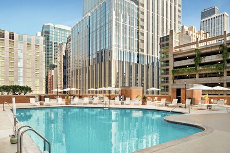 Hilton Grand Vacations Club Chicago Magnificent Mile - Image 2