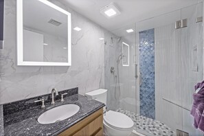 Bathroom - Peaceful Condo With two Pools/steps to Beach and Food (Marco Island)