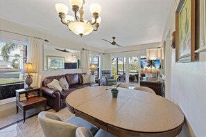 公寓客房, 1 張加大雙人床 (Peaceful condo with two pools/steps t) | 住宿內部