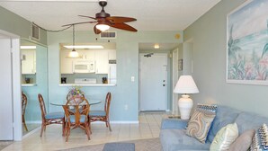 Unclassified image, 5 of 24, button - Tradewinds 410 (Marco Island)