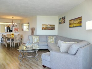 Condo, Multiple Beds (South Seas Tower 3-1801) | Living room