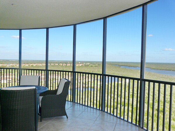 Bloc d'apartaments, diversos llits (Lesina 1403) | Balcó